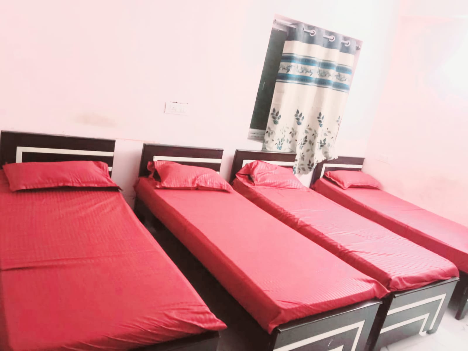 Colours Men's PG & Hostel 3